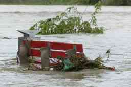 panchina sommersa da alluvione