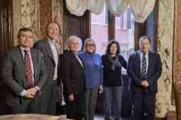 CONSEGNA LETTERA DI BENEMERENZA PER 60° A VALERIO CEVOLANI