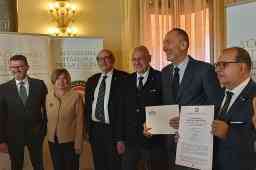 DEPOSITATA LA RINNOVATA RICETTA DEL VERO RAGU' ALLA BOLOGNESE DEPOSITATA LA RINNOVATA RICETTA DEL VERO RAGU' ALLA BOLOGNESE