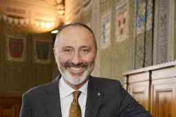 Il presidente Veronesi incontra gli studenti del Salvemini Il presidente Veronesi incontra gli studenti del Salvemini