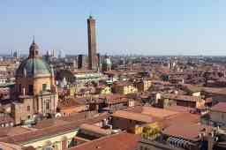 qualità della vita 2025 - vista dai tetti di Bologna