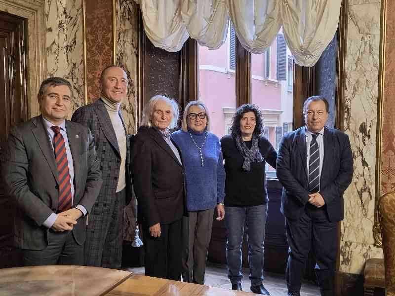 CONSEGNA LETTERA DI BENEMERENZA PER 60° A VALERIO CEVOLANI