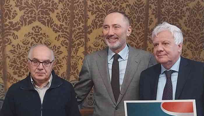 EMIL BANCA E TAPPEZZERIA SANGIORGI PREMIATE DAL PRESIDENTE VERONESI