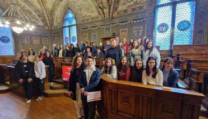 Foto di gruppo della premiazione Storie di Alternanza 2023