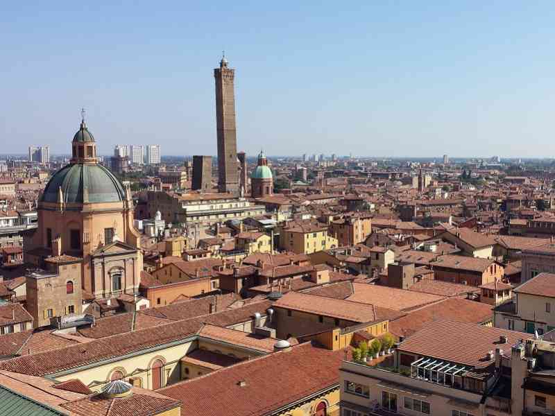 qualità della vita 2025 - vista dai tetti di Bologna