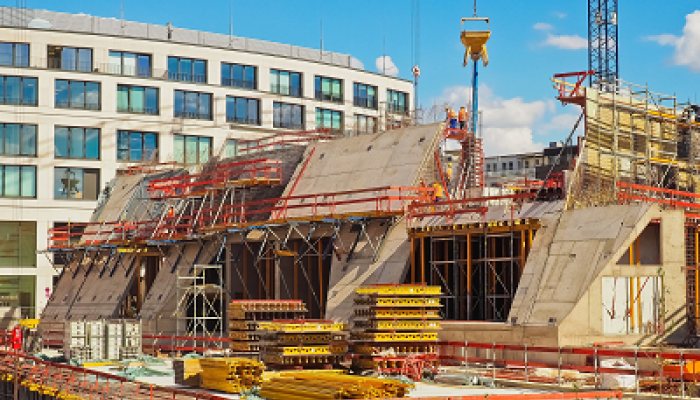 scenari di previsione a luglio 2022 - palazzo in costruzione