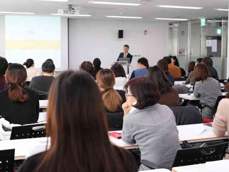 Il presidente Veronesi ha incontrato i maturandi dell'Archimede e del Mattei