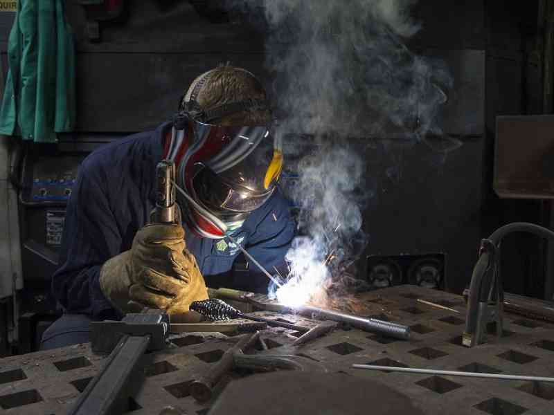 Economia bolognese 1 trimestre 2024 - saldatore