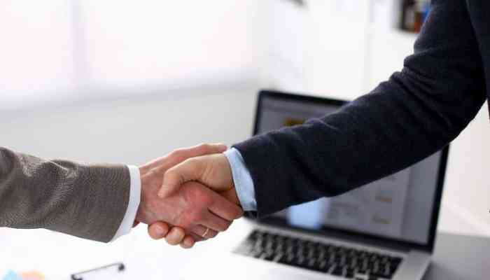 novità mediazione - stretta di mano