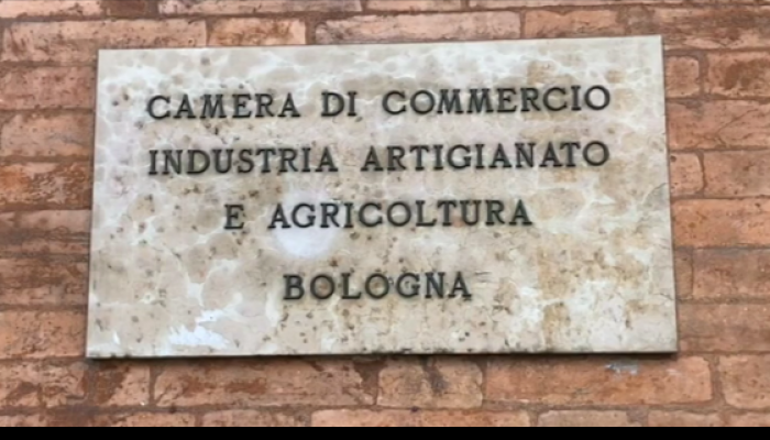 possibili rallentamenti nei servizi 15-16 febbraio 2022 - targa ingresso palazzo mercanzia